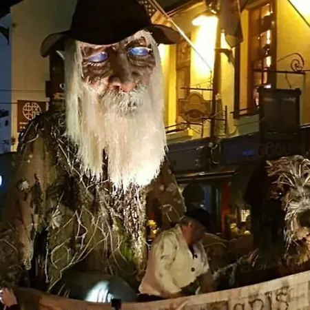 Latin Quarter Luxury גלוואיי