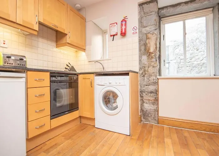 Latin Quarter Luxury *